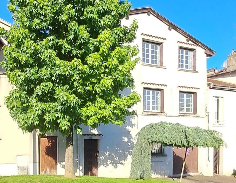 MAISON A LOUER - CHAZELLES SUR LYON - 100.96 m2 - 890 &euro; charges comprises par mois