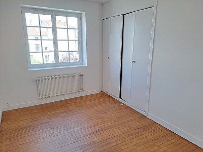 MAISON A LOUER - CHAZELLES SUR LYON - 100.96 m2 - 890 &euro; charges comprises par mois