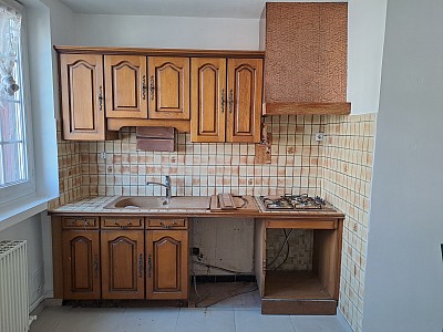 MAISON A LOUER - CHAZELLES SUR LYON - 100.96 m2 - 890 &euro; charges comprises par mois