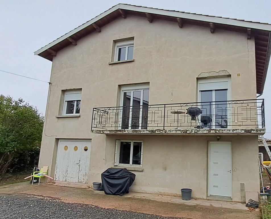 MAISON A LOUER - CHAZELLES SUR LYON - 144 m2 - 1 300 &euro; charges comprises par mois