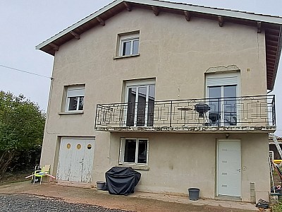 MAISON A LOUER - CHAZELLES SUR LYON - 144 m2 - 1 300 € charges comprises par mois