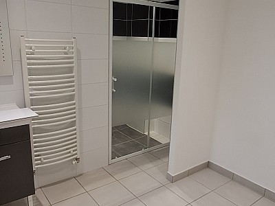 MAISON A LOUER - CHAZELLES SUR LYON - 144 m2 - 1 300 € charges comprises par mois