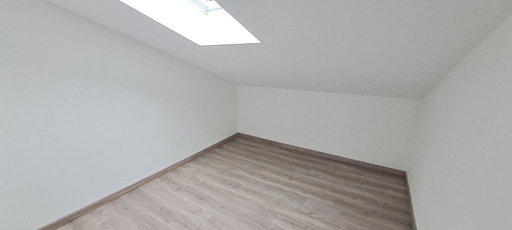 MAISON A LOUER - CHAZELLES SUR LYON - 144 m2 - 1 300 &euro; charges comprises par mois
