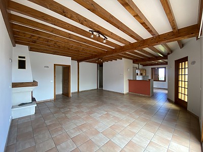 MAISON A LOUER - ESSERTINES EN CHATELNEUF - 117.54 m2 - 860 € charges comprises par mois
