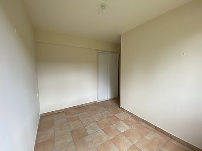MAISON A LOUER - ESSERTINES EN CHATELNEUF - 117.54 m2 - 860 € charges comprises par mois