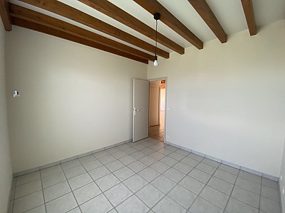 MAISON A LOUER - ESSERTINES EN CHATELNEUF - 117.54 m2 - 860 € charges comprises par mois