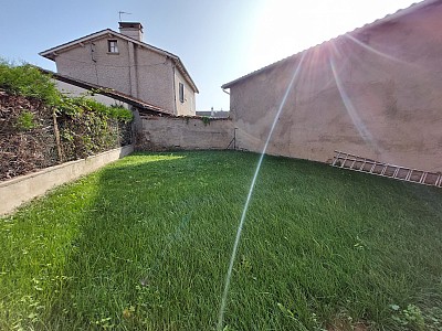 MAISON A LOUER - GREZIEU LE MARCHE - 152.14 m2 - 1 040 &euro; charges comprises par mois