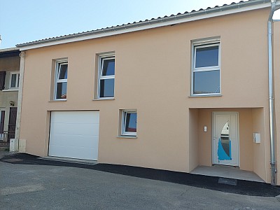 MAISON A LOUER - GREZIEU LE MARCHE - 152.14 m2 - 1 040 &euro; charges comprises par mois