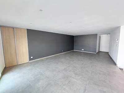 MAISON A LOUER - GREZIEU LE MARCHE - 152.14 m2 - 1 040 &euro; charges comprises par mois