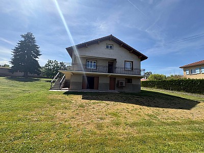MAISON A LOUER - MONTBRISON - 85.3 m2 - 850 € charges comprises par mois