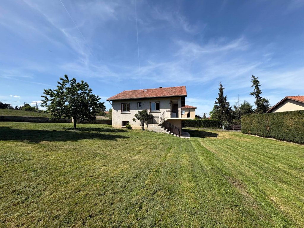 MAISON A LOUER - MONTBRISON - 85.3 m2 - 850 &euro; charges comprises par mois