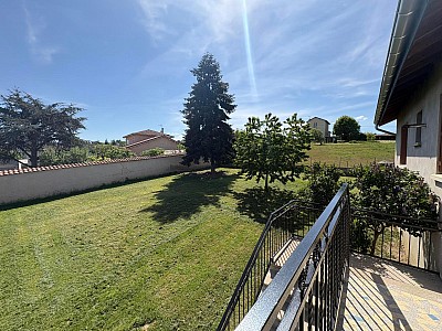 MAISON A LOUER - MONTBRISON - 85.3 m2 - 850 € charges comprises par mois