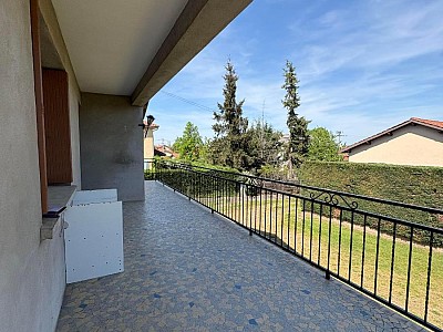 MAISON A LOUER - MONTBRISON - 85.3 m2 - 850 € charges comprises par mois