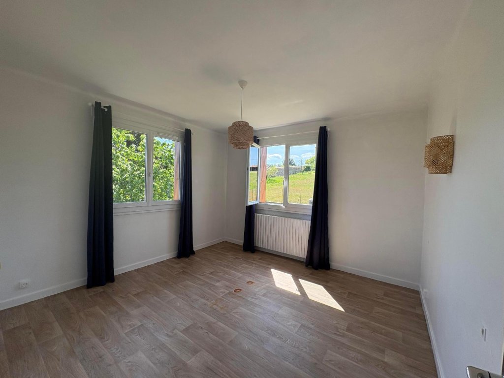 MAISON A LOUER - MONTBRISON - 85.3 m2 - 850 &euro; charges comprises par mois