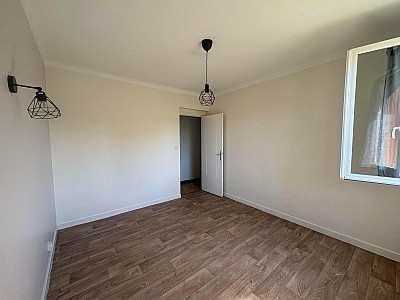 MAISON A LOUER - MONTBRISON - 85.3 m2 - 850 € charges comprises par mois