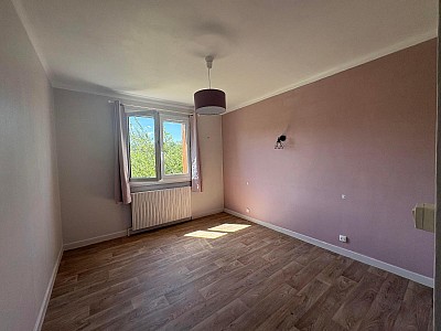 MAISON A LOUER - MONTBRISON - 85.3 m2 - 850 € charges comprises par mois