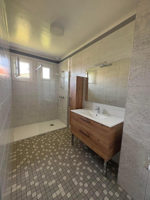 MAISON A LOUER - MONTBRISON - 85.3 m2 - 850 &euro; charges comprises par mois