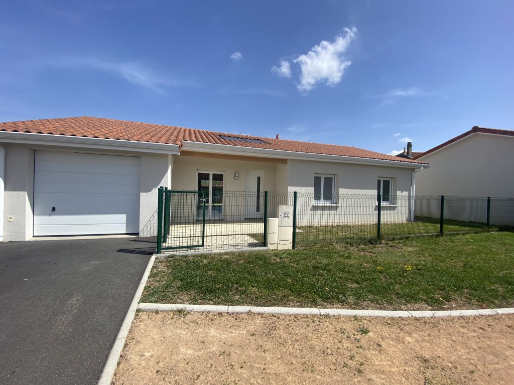 MAISON A LOUER - MONTBRISON - 87.47 m2 - 815 &euro; charges comprises par mois