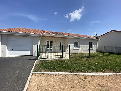 MAISON A LOUER - MONTBRISON - 87.47 m2 - 815 € charges comprises par mois