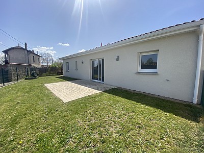 MAISON A LOUER - MONTBRISON - 87.47 m2 - 815 € charges comprises par mois
