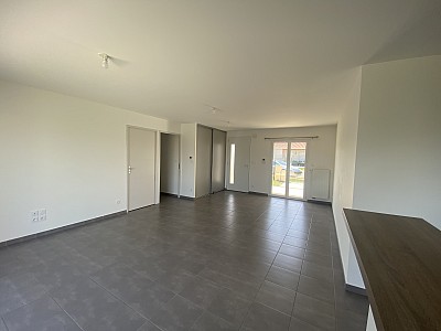 MAISON A LOUER - MONTBRISON - 87.47 m2 - 815 € charges comprises par mois