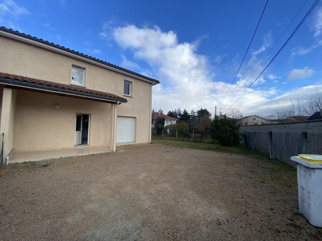 MAISON A LOUER - MONTBRISON - 116.4 m2 - 860 &euro; charges comprises par mois