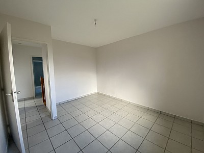 MAISON A LOUER - MONTBRISON - 116.4 m2 - 860 € charges comprises par mois