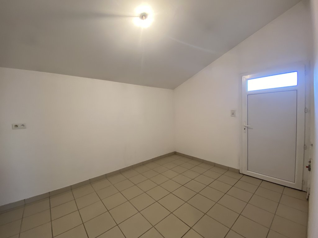 MAISON A LOUER - MONTBRISON - 116.4 m2 - 860 &euro; charges comprises par mois