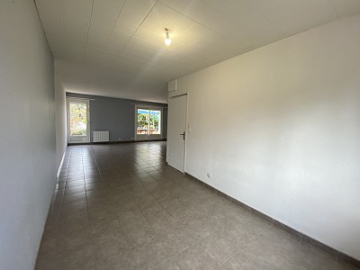 MAISON A LOUER - MONTBRISON - 106 m2 - 800 € charges comprises par mois