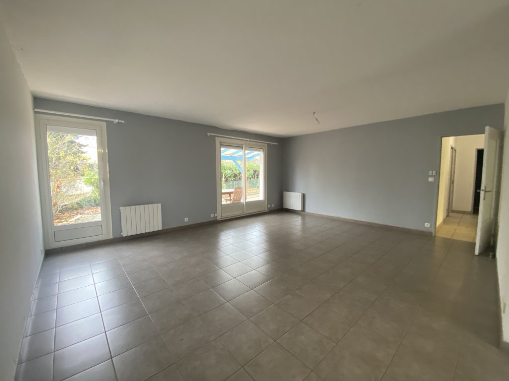 MAISON A LOUER - MONTBRISON - 106 m2 - 800 &euro; charges comprises par mois