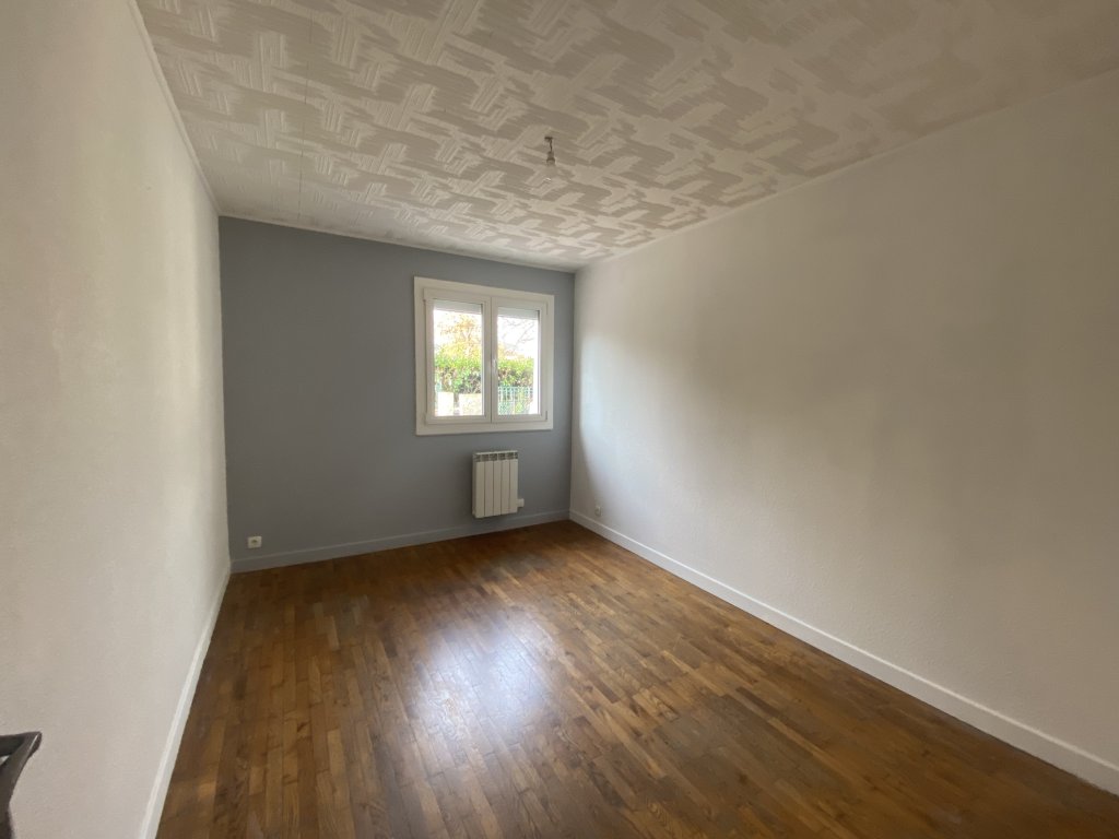 MAISON A LOUER - MONTBRISON - 106 m2 - 800 &euro; charges comprises par mois