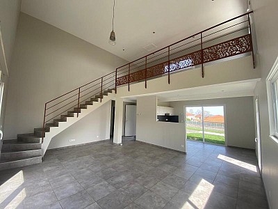 MAISON A LOUER - MONTBRISON - 112.84 m2 - 996 € charges comprises par mois