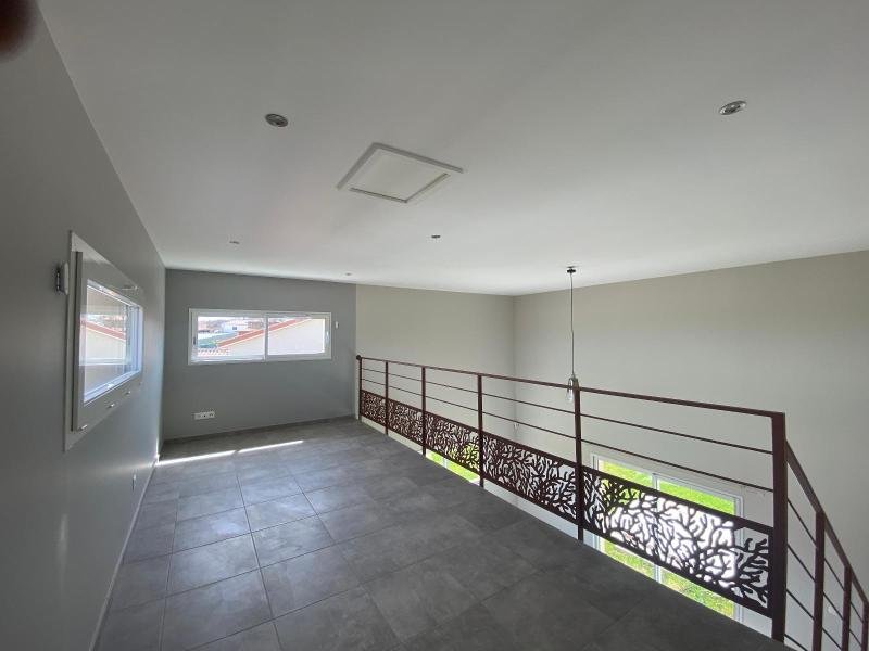 MAISON A LOUER - MONTBRISON - 112.84 m2 - 996 &euro; charges comprises par mois