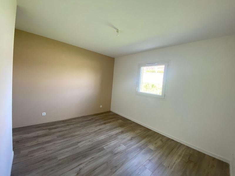 MAISON A LOUER - MONTBRISON - 112.84 m2 - 996 &euro; charges comprises par mois