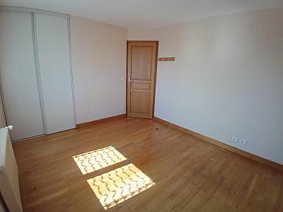 MAISON A LOUER - MONTVERDUN - 59.02 m2 - 800 € charges comprises par mois