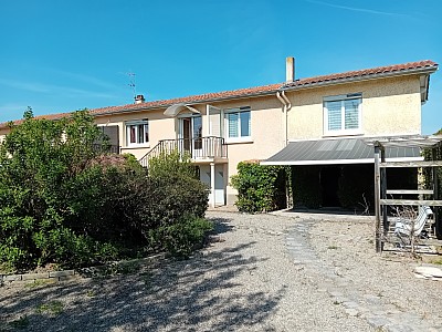 MAISON A LOUER - MONTVERDUN - 59.02 m2 - 800 € charges comprises par mois