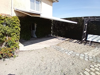 MAISON A LOUER - MONTVERDUN - 59.02 m2 - 800 € charges comprises par mois