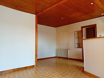 MAISON A LOUER - MONTVERDUN - 59.02 m2 - 800 € charges comprises par mois
