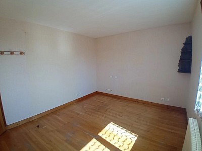 MAISON A LOUER - MONTVERDUN - 59.02 m2 - 800 € charges comprises par mois