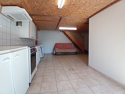 MAISON A LOUER - MONTVERDUN - 59.02 m2 - 800 € charges comprises par mois