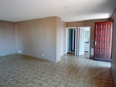 MAISON A LOUER - POUILLY LES FEURS - 87.32 m2 - 850 &euro; charges comprises par mois