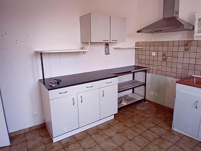 MAISON A LOUER - POUILLY LES FEURS - 87.32 m2 - 850 &euro; charges comprises par mois