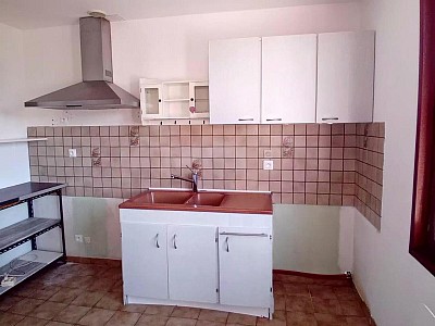 MAISON A LOUER - POUILLY LES FEURS - 87.32 m2 - 850 &euro; charges comprises par mois