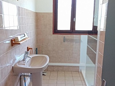 MAISON A LOUER - POUILLY LES FEURS - 87.32 m2 - 850 &euro; charges comprises par mois