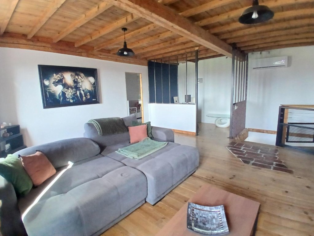 MAISON A VENDRE - CHALAIN D UZORE - 180 m2 - 245 000 &euro;