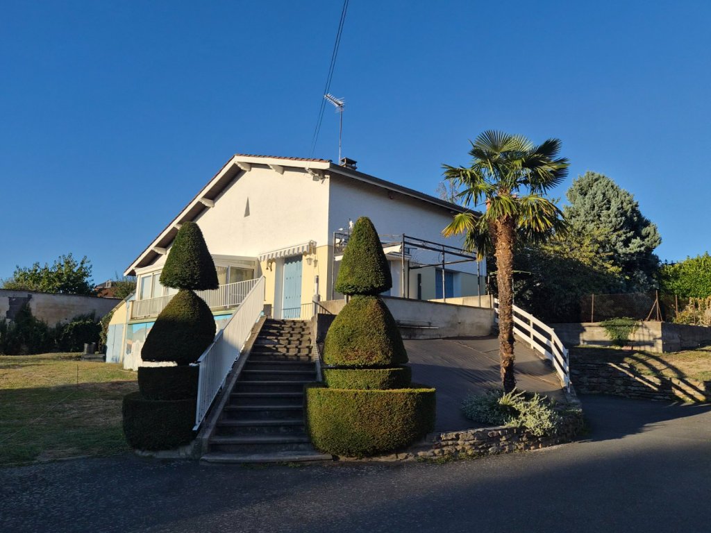 MAISON SUR SOUS SOL A VENDRE - CHAZELLES SUR LYON - 105.68 m2 - 259 000 &euro;