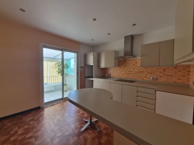 MAISON SUR SOUS SOL A VENDRE - CHAZELLES SUR LYON - 105.68 m2 - 259 000 €