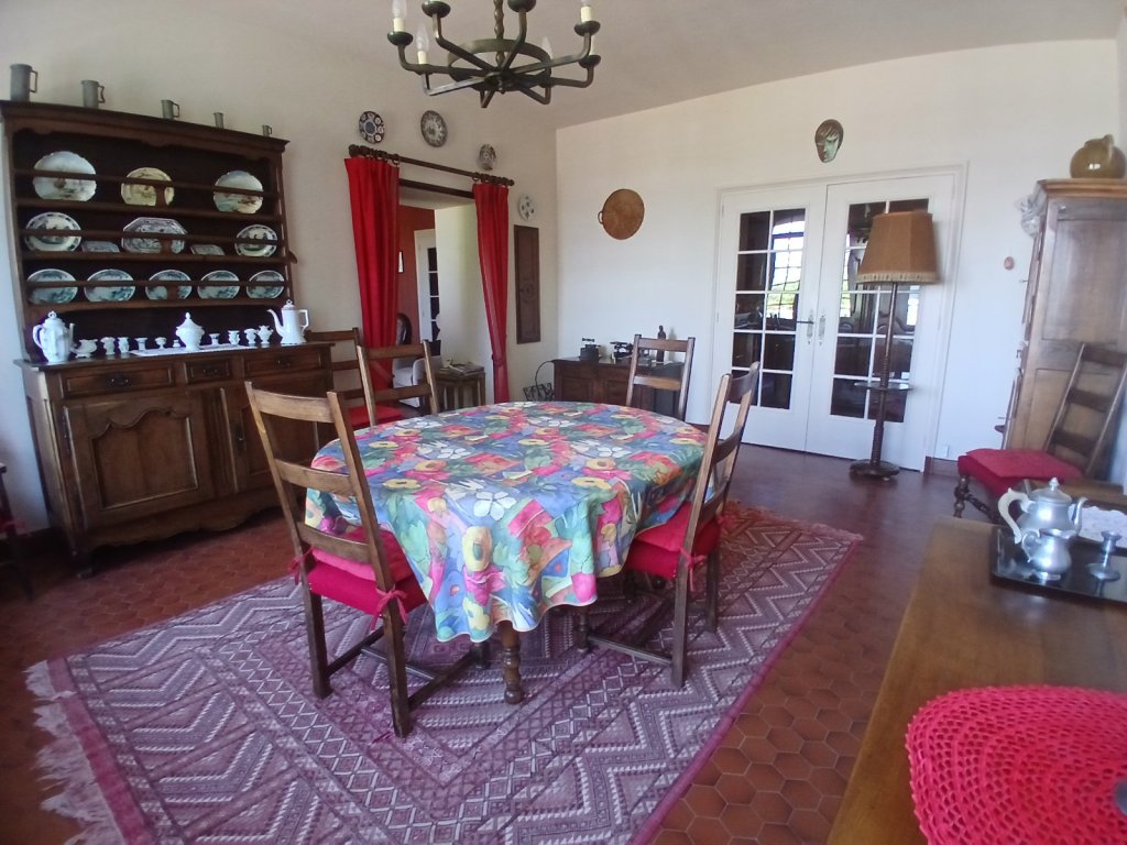 MAISON A VENDRE - ROZIER EN DONZY - 309.17 m2 - 185 000 &euro;