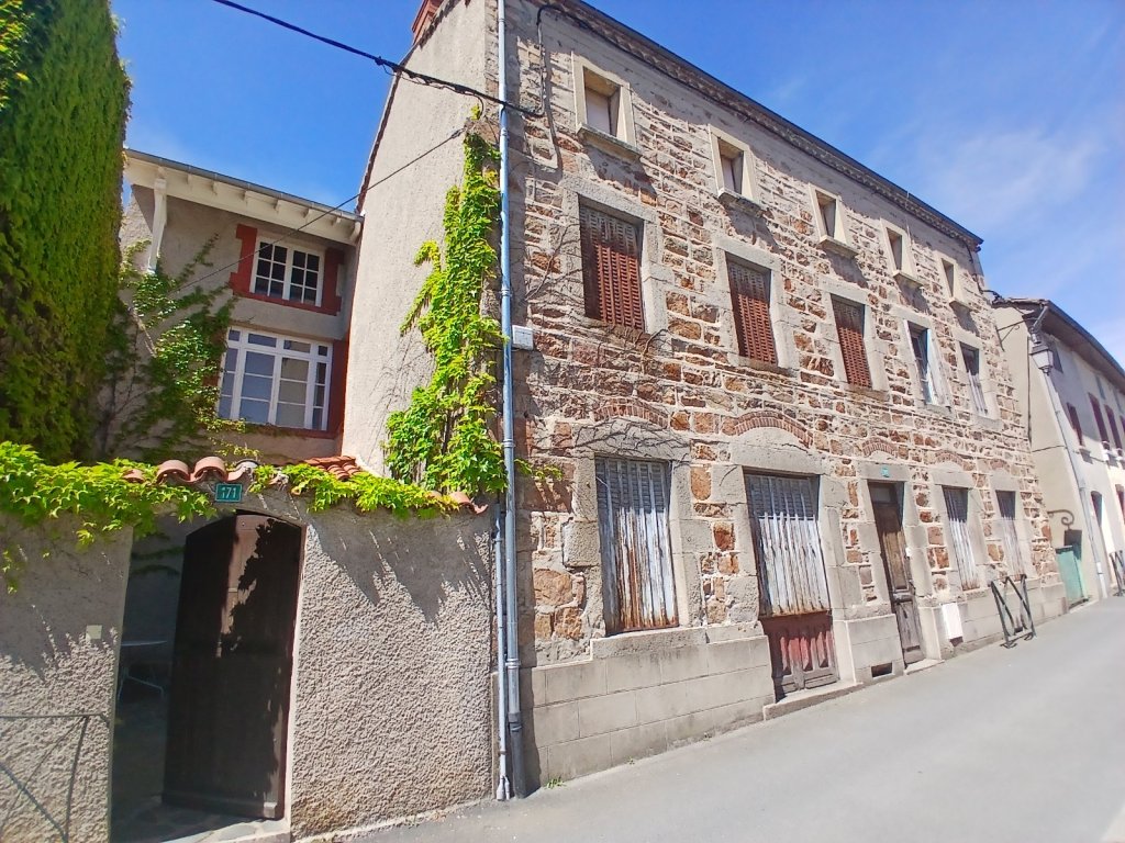 MAISON A VENDRE - ROZIER EN DONZY - 156.06 m2 - 45 000 &euro;