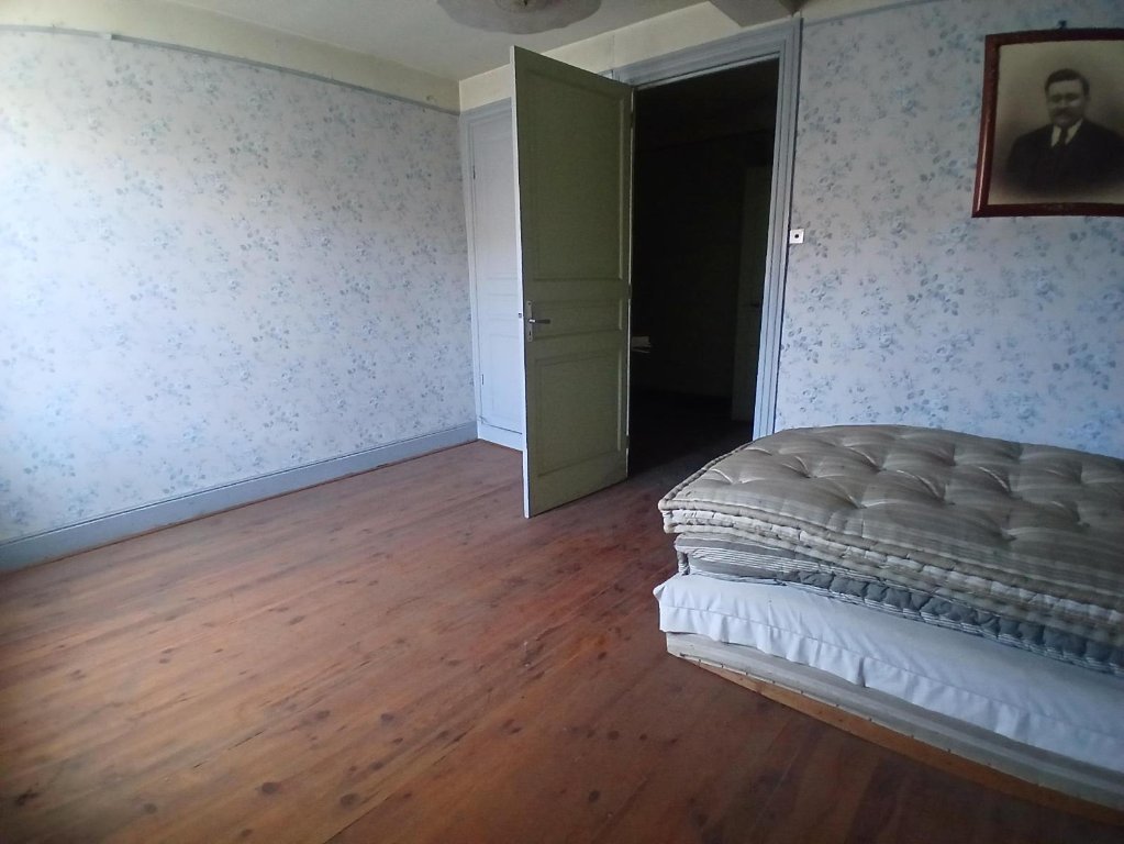 MAISON A VENDRE - ROZIER EN DONZY - 156.06 m2 - 55 000 &euro;